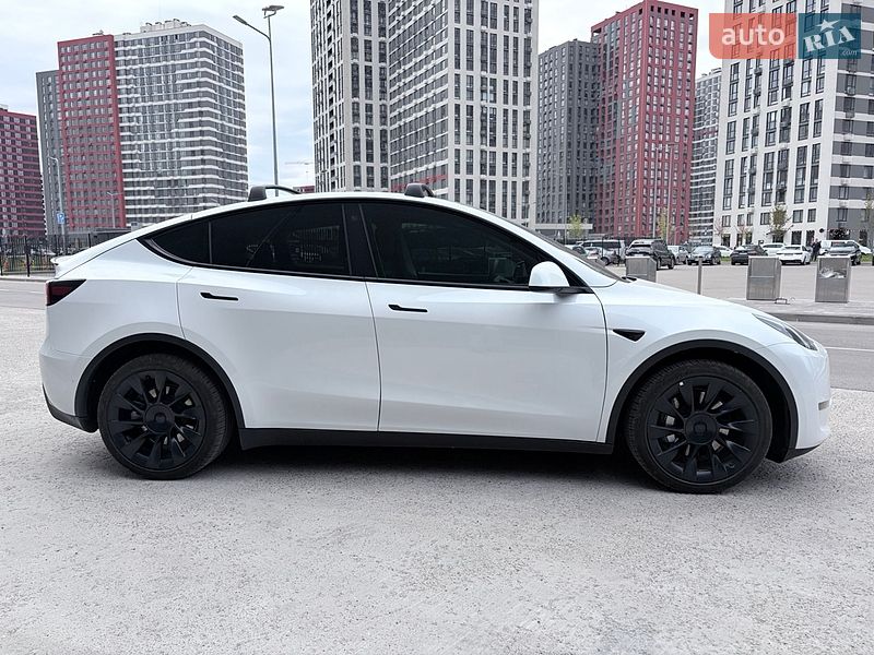 Внедорожник / Кроссовер Tesla Model Y 2021 в Киеве