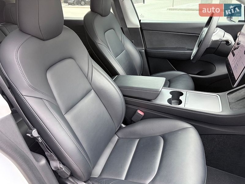 Внедорожник / Кроссовер Tesla Model Y 2021 в Киеве