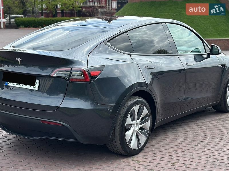 Позашляховик / Кросовер Tesla Model Y 2024 в Дніпрі