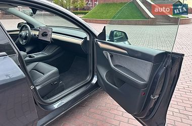 Позашляховик / Кросовер Tesla Model Y 2024 в Дніпрі