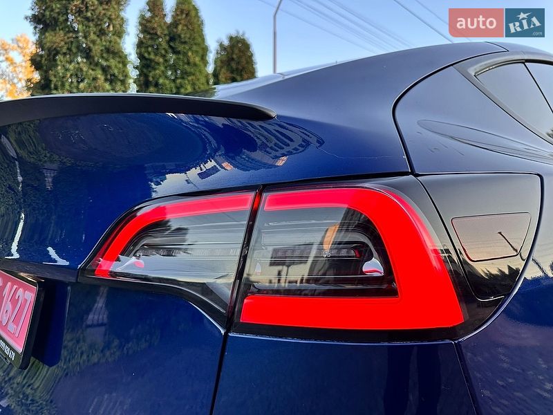 Внедорожник / Кроссовер Tesla Model Y 2022 в Киеве
