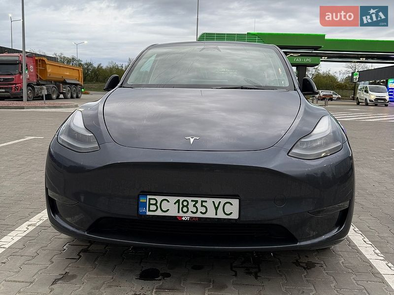 Tesla Model Y 2023