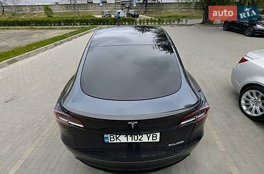 Внедорожник / Кроссовер Tesla Model Y 2022 в Луцке