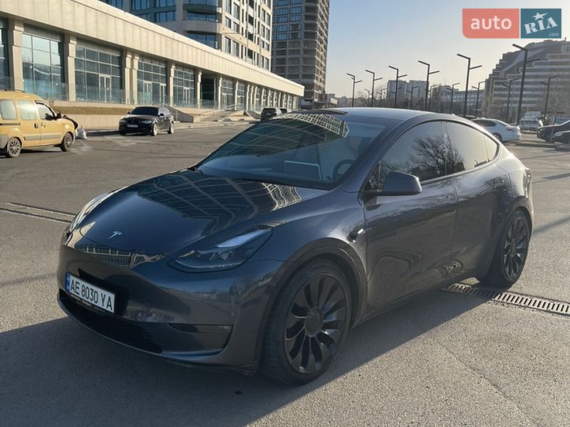 Tesla Model Y 2023