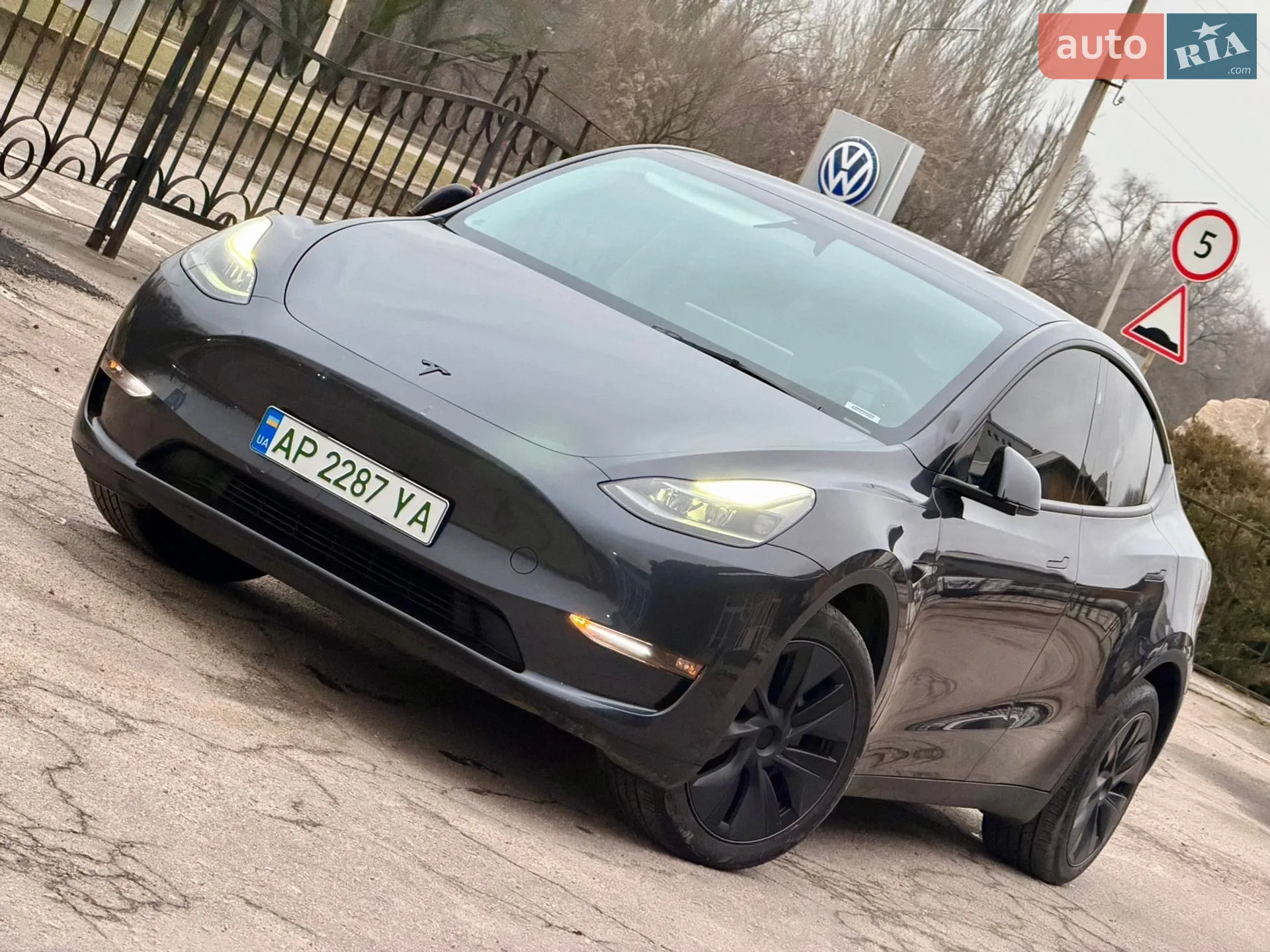 2024 Tesla Model Y - мініатюра 2
