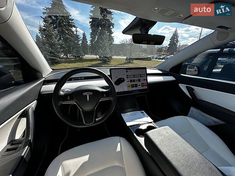 Внедорожник / Кроссовер Tesla Model Y 2021 в Львове