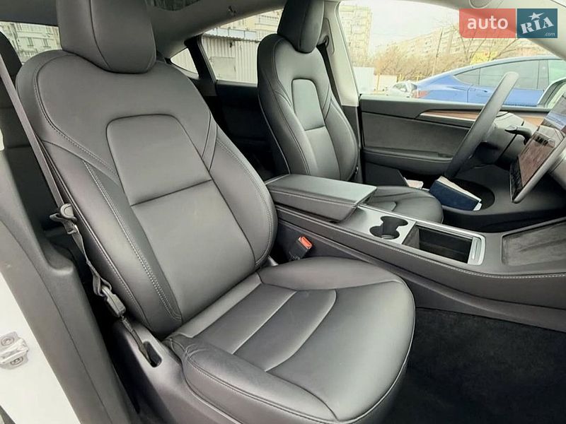 Внедорожник / Кроссовер Tesla Model Y 2024 в Запорожье