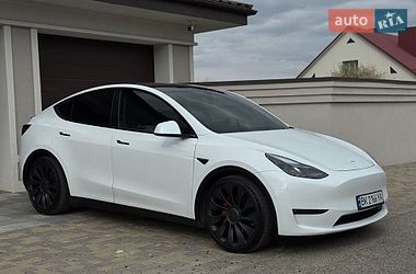 Внедорожник / Кроссовер Tesla Model Y 2022 в Киеве