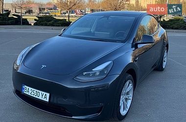 Позашляховик / Кросовер Tesla Model Y 2024 в Києві