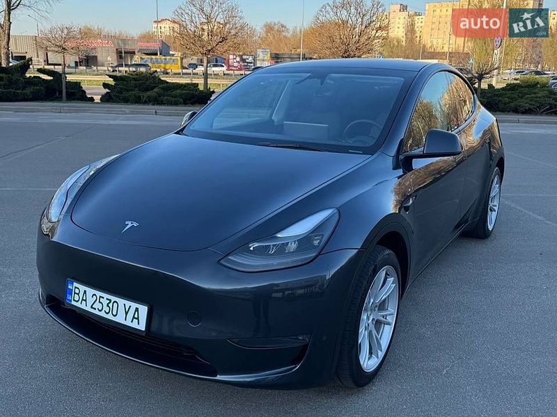 Позашляховик / Кросовер Tesla Model Y 2024 в Києві