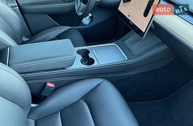Позашляховик / Кросовер Tesla Model Y 2024 в Києві