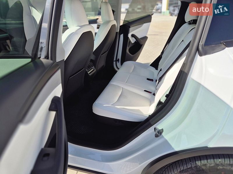 Внедорожник / Кроссовер Tesla Model Y 2025 в Виннице
