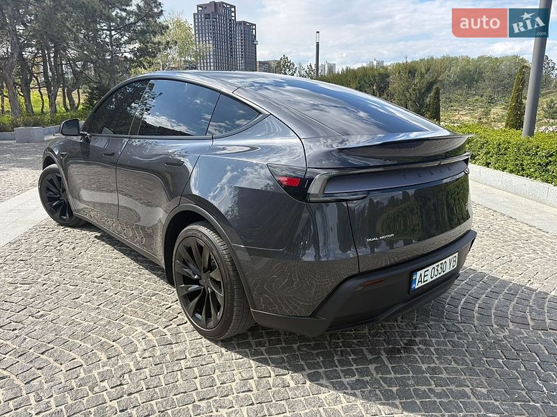 Внедорожник / Кроссовер Tesla Model Y 2025 в Днепре