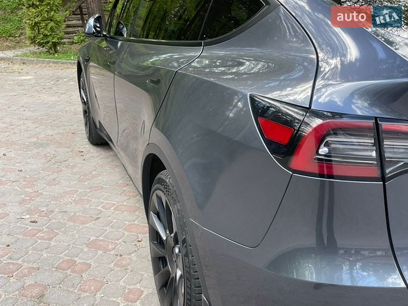 Внедорожник / Кроссовер Tesla Model Y 2023 в Дрогобыче