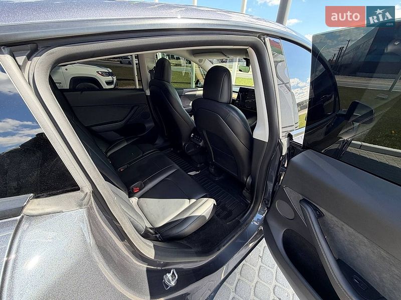 Внедорожник / Кроссовер Tesla Model Y 2021 в Львове