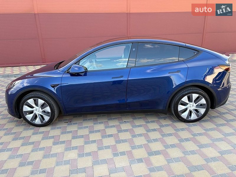Позашляховик / Кросовер Tesla Model Y 2023 в Гайсину