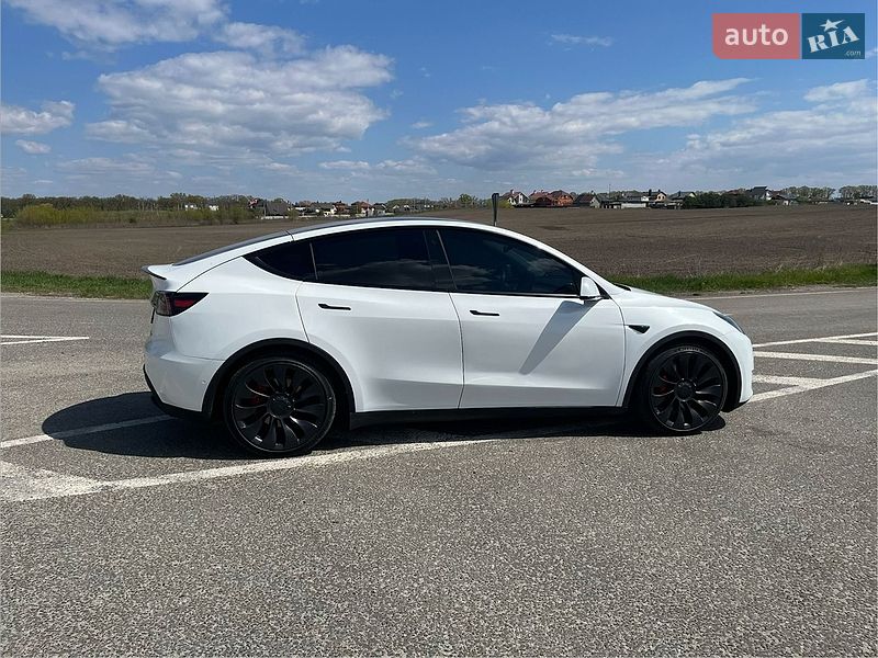 Внедорожник / Кроссовер Tesla Model Y 2022 в Черкассах