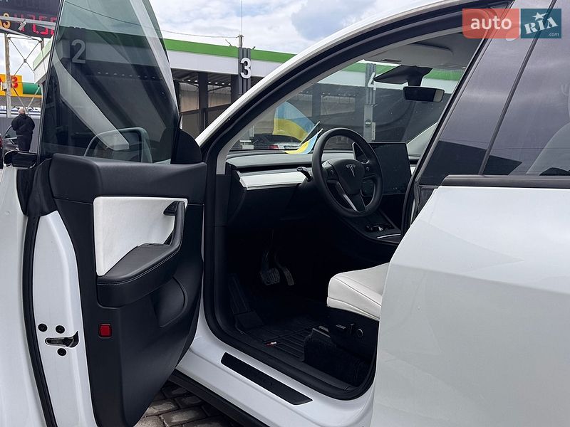 Позашляховик / Кросовер Tesla Model Y 2021 в Харкові фото 7 Позашляховик / Кросовер Tesla Model Y 2021 в Харкові