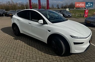 Внедорожник / Кроссовер Tesla Model Y 2025 в Киеве