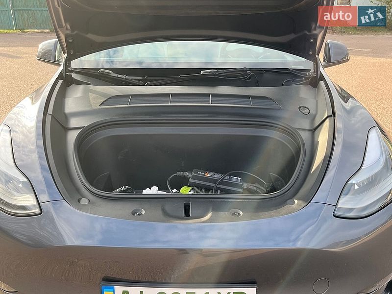 Внедорожник / Кроссовер Tesla Model Y 2023 в Чернигове