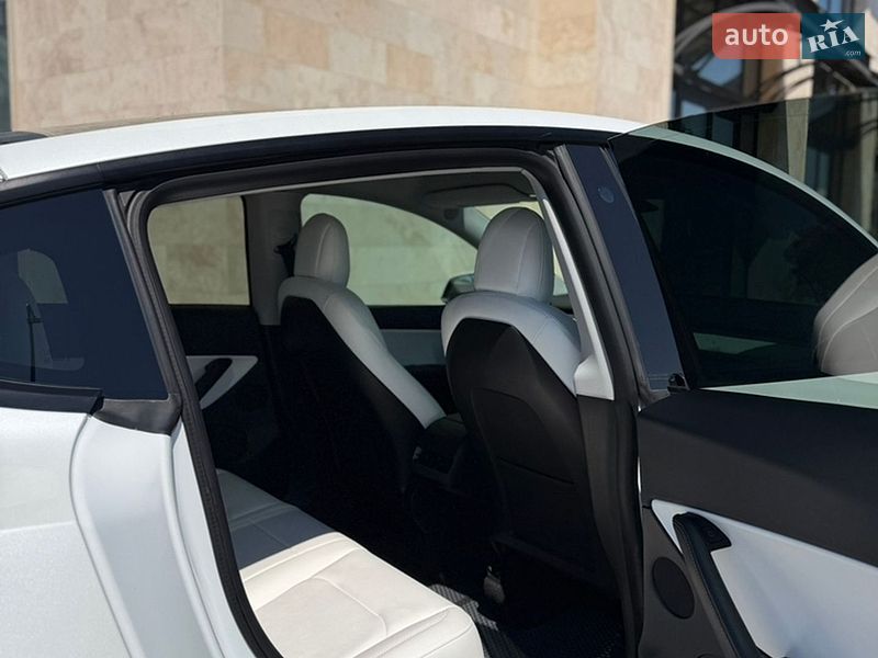 Внедорожник / Кроссовер Tesla Model Y 2022 в Львове