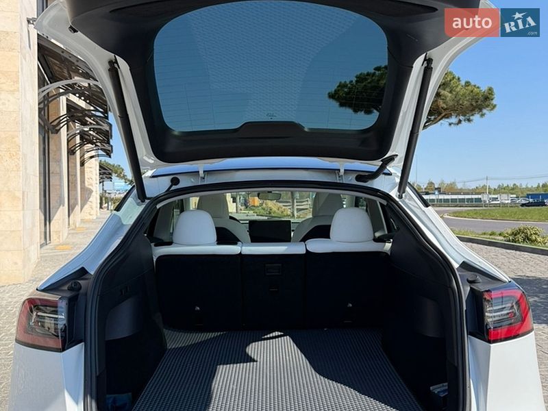 Внедорожник / Кроссовер Tesla Model Y 2022 в Львове