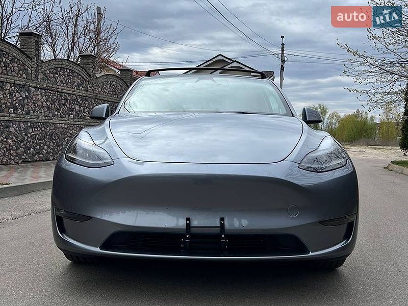 Внедорожник / Кроссовер Tesla Model Y 2025 в Киеве