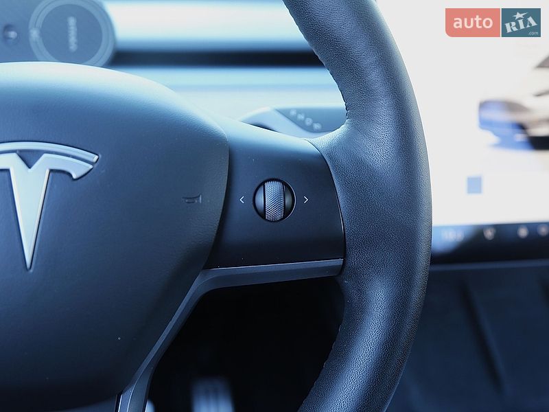 Внедорожник / Кроссовер Tesla Model Y 2022 в Киеве