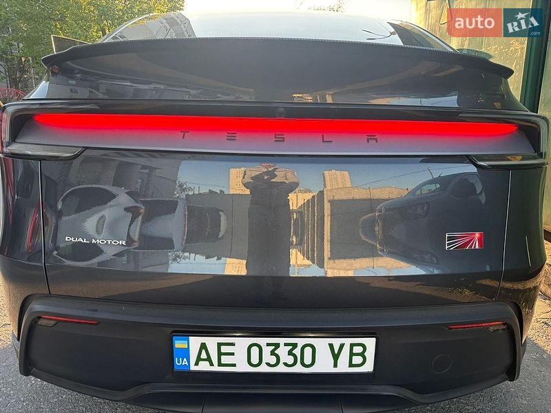Внедорожник / Кроссовер Tesla Model Y 2025 в Днепре