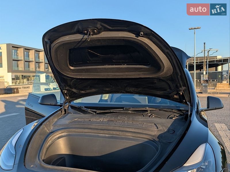 Внедорожник / Кроссовер Tesla Model Y 2024 в Львове фото 26 Внедорожник / Кроссовер Tesla Model Y 2024 в Львове