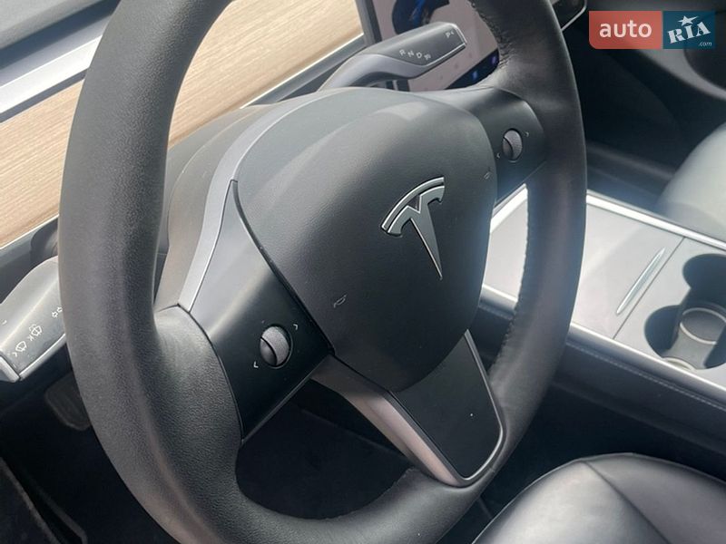 Позашляховик / Кросовер Tesla Model Y 2021 в Запоріжжі