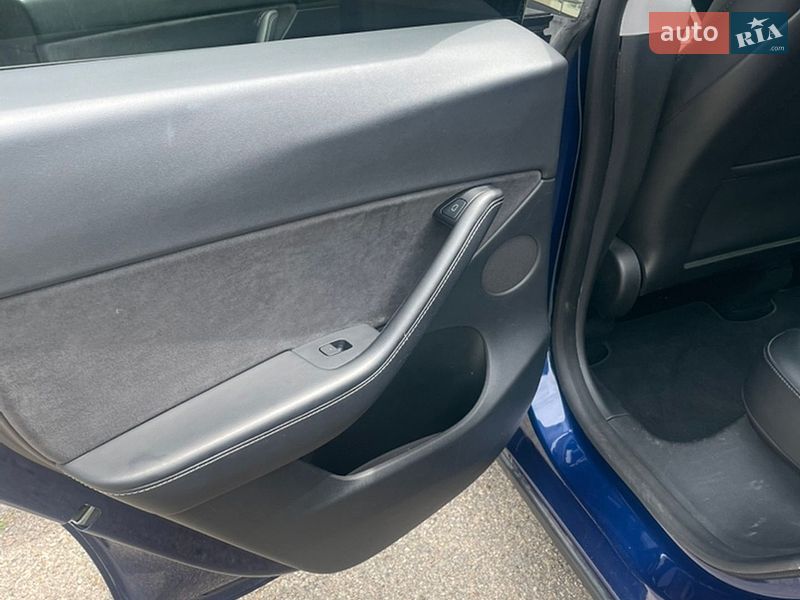 Позашляховик / Кросовер Tesla Model Y 2021 в Запоріжжі
