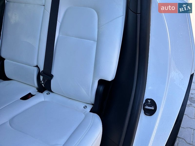 Внедорожник / Кроссовер Tesla Model Y 2021 в Тернополе