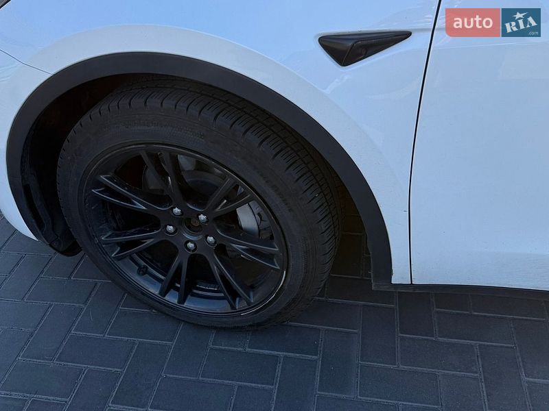 Внедорожник / Кроссовер Tesla Model Y 2022 в Полтаве