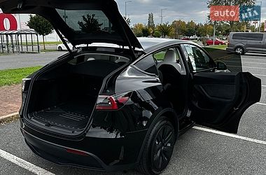 Внедорожник / Кроссовер Tesla Model Y 2024 в Киеве
