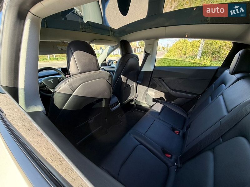 Внедорожник / Кроссовер Tesla Model Y 2023 в Львове