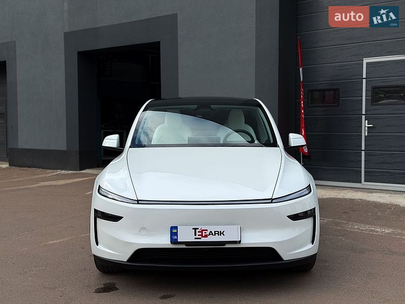 Внедорожник / Кроссовер Tesla Model Y 2025 в Киеве