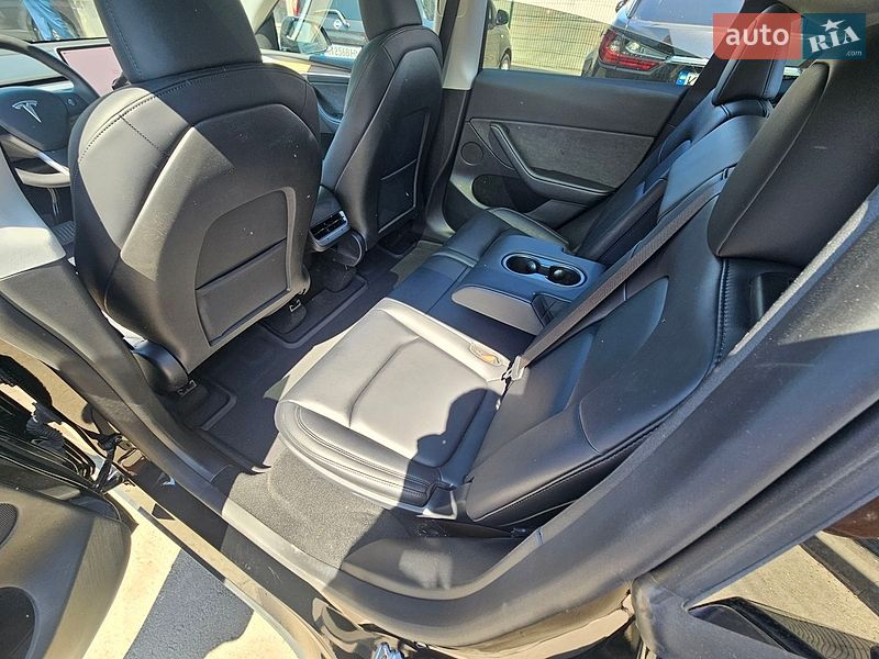 Позашляховик / Кросовер Tesla Model Y 2024 в Києві