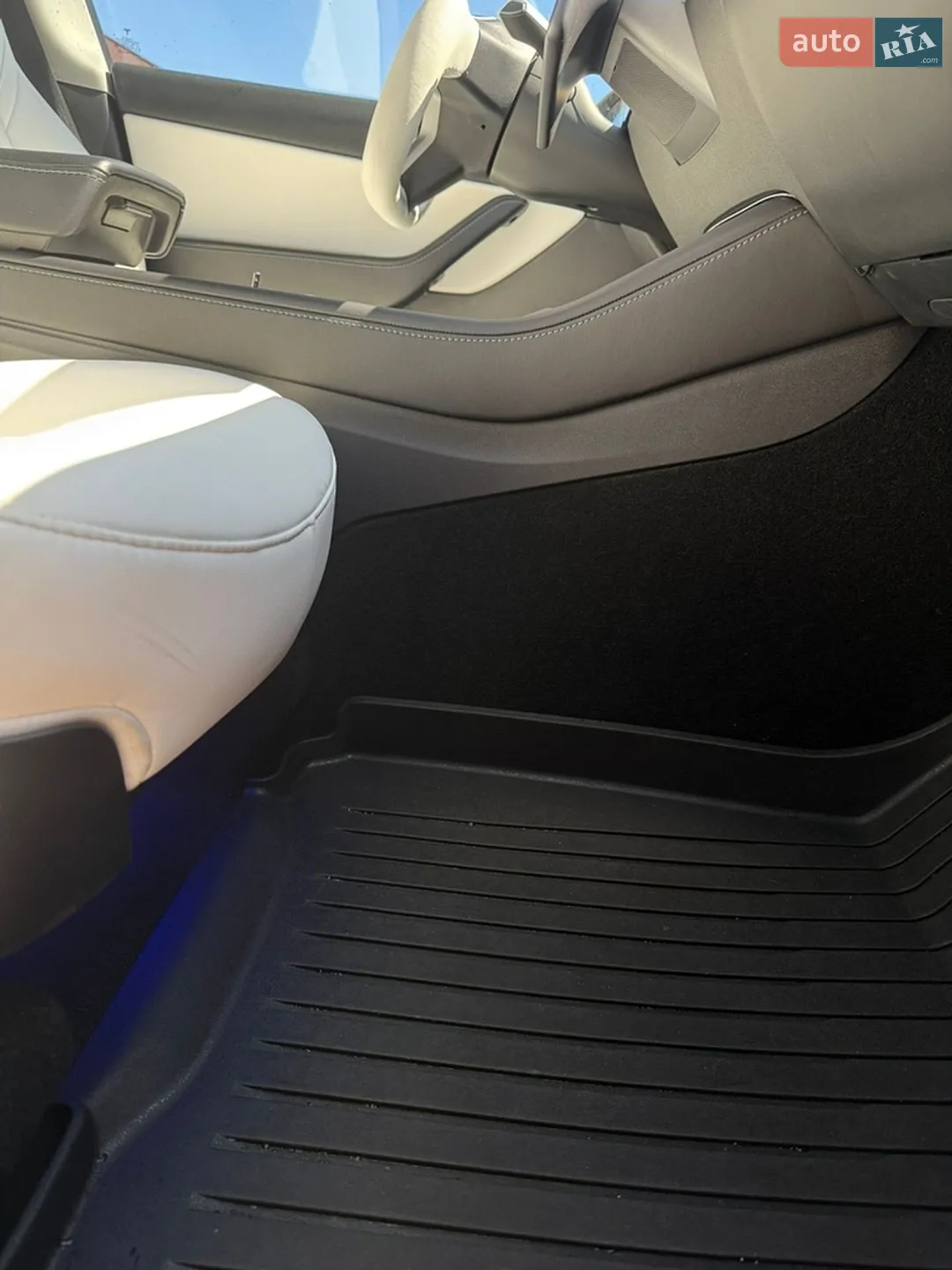 2021 Tesla Model Y - мініатюра 9