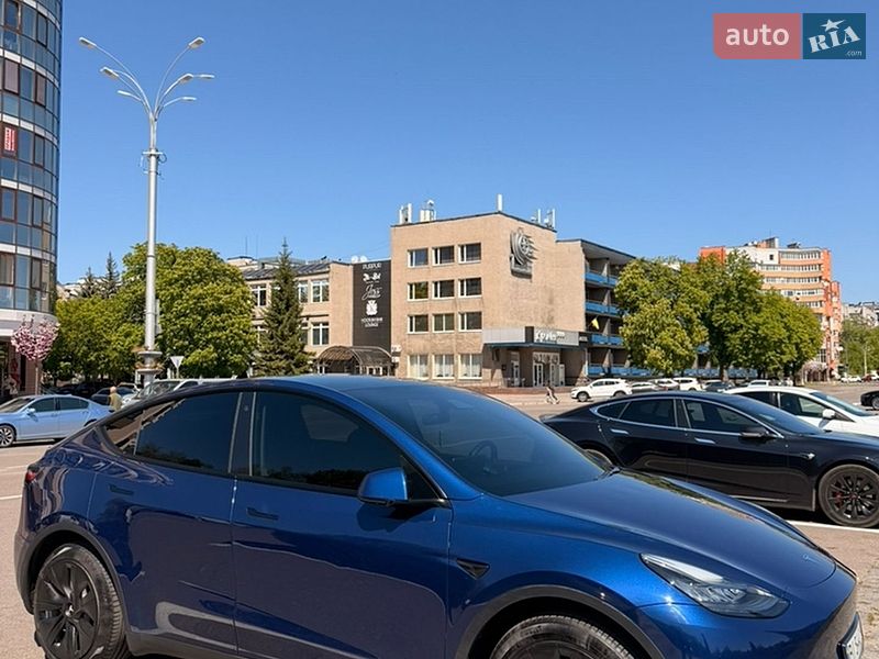 Позашляховик / Кросовер Tesla Model Y 2020 в Кременчуці