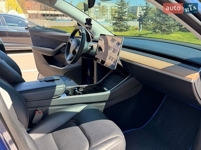 Позашляховик / Кросовер Tesla Model Y 2020 в Кременчуці