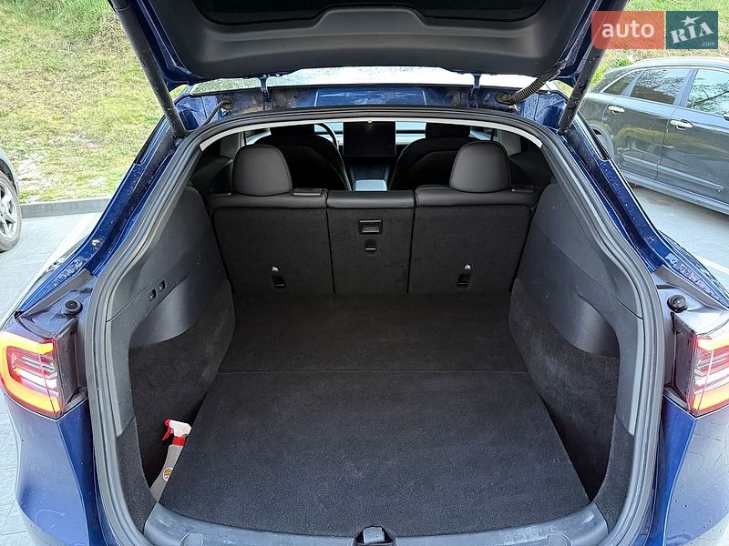 Внедорожник / Кроссовер Tesla Model Y 2021 в Львове