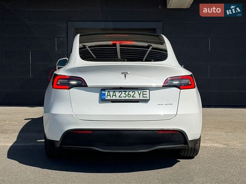 Внедорожник / Кроссовер Tesla Model Y 2023 в Киеве