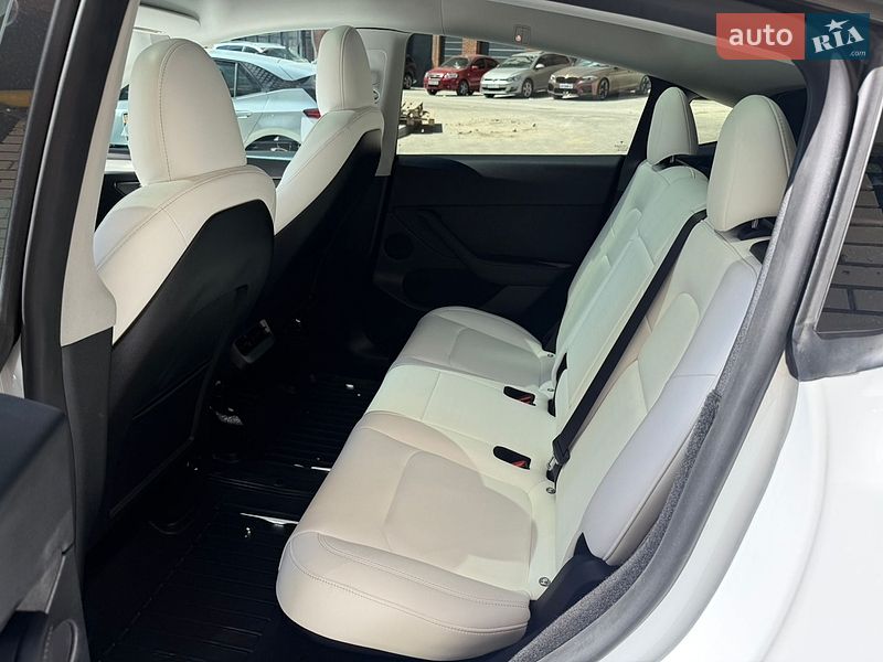 Внедорожник / Кроссовер Tesla Model Y 2024 в Житомире