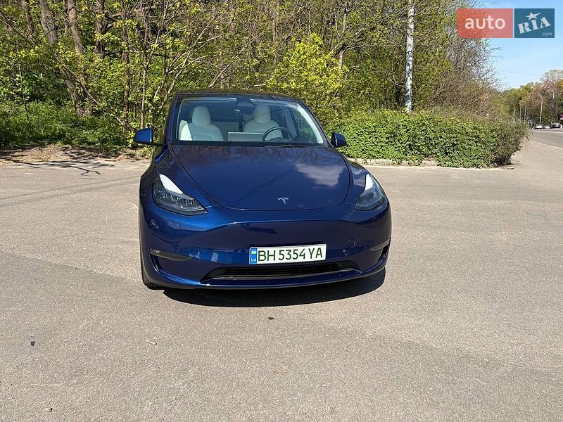 Внедорожник / Кроссовер Tesla Model Y 2023 в Киеве