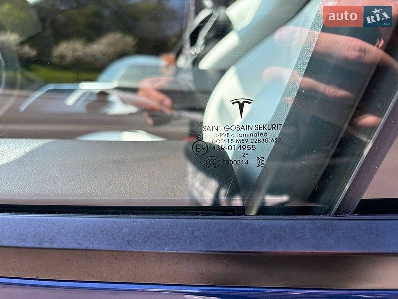 Внедорожник / Кроссовер Tesla Model Y 2023 в Киеве
