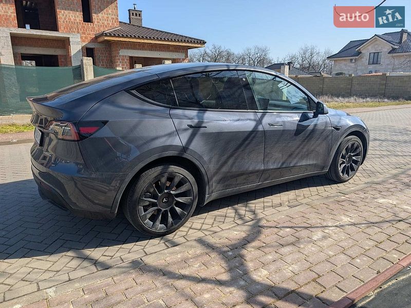 Tesla Model Y 2021