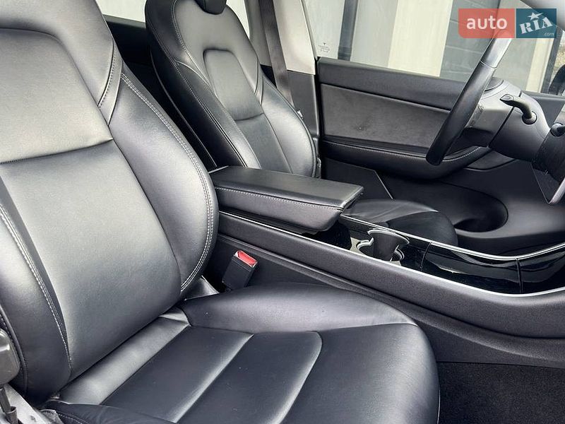 Внедорожник / Кроссовер Tesla Model Y 2020 в Дубно
