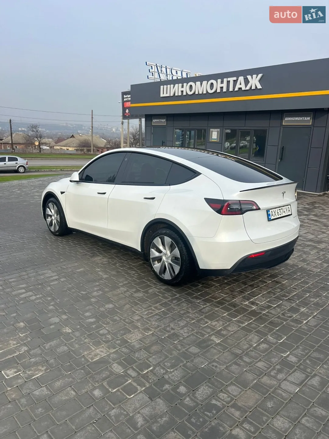 2023 Tesla Model Y - мініатюра 3