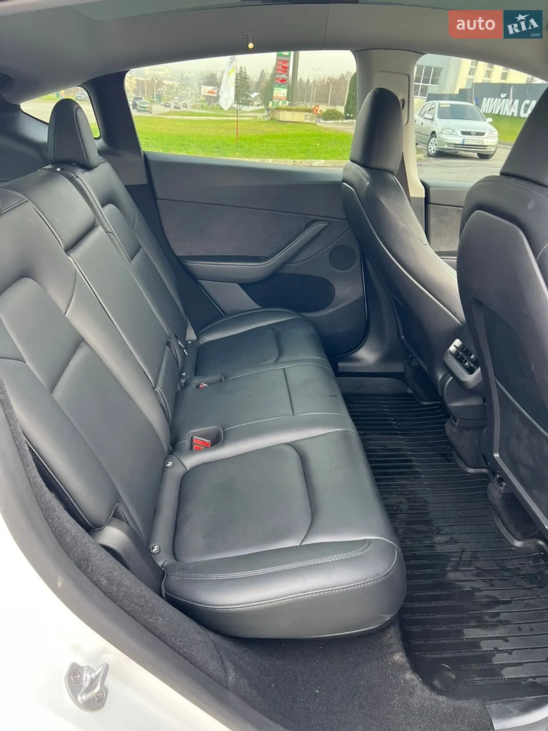 2023 Tesla Model Y - мініатюра 8